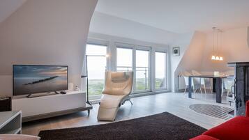 Fernseher, Kamin, DVD-Player