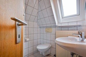 Shower - Bright apartment on two levels with breathtaking views of the North Sea. - (Hörnum (Sylt))