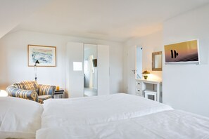 Unclassified image, 4 of 42, button