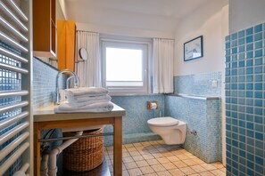 Shower - Bright apartment on two levels with breathtaking views of the North Sea. - (Hörnum (Sylt))