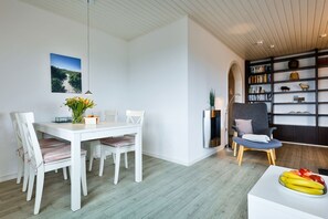 Unclassified image, 2 of 17, button