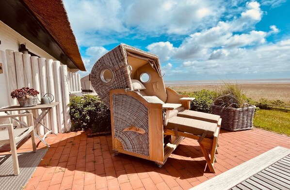 Unclassified image, 1 of 20, button