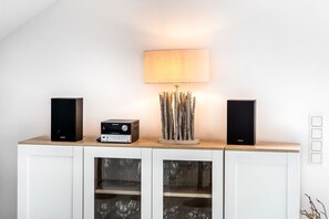 Unclassified image, 2 of 17, button