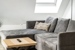 Unclassified image, 5 of 17, button