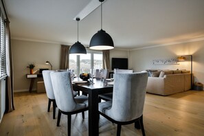 صورة غير مصنفة، 2 من 28، زرّ