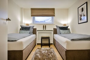 صورة غير مصنفة، 5 من 28، زرّ