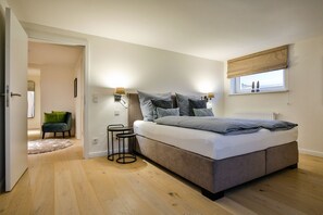 صورة غير مصنفة، 3 من 28، زرّ