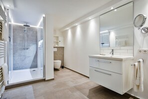 صورة غير مصنفة، 4 من 28، زرّ