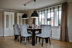 Unclassified image, 4 of 28, button