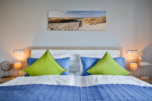 2 bedrooms, iron/ironing board, WiFi