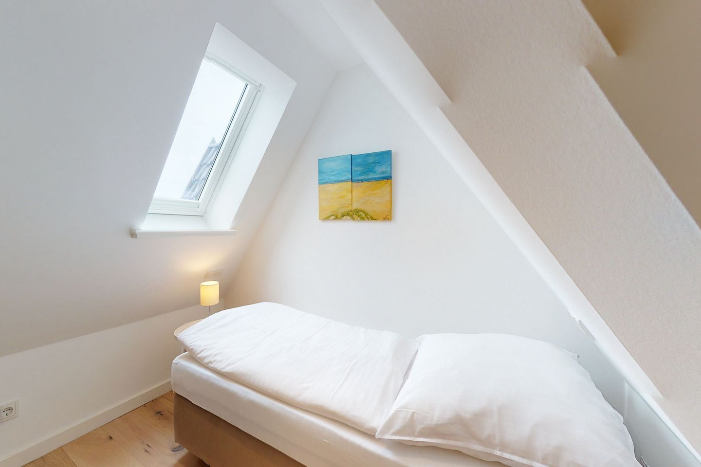 3 bedrooms, in-room safe, WiFi, bed sheets