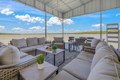Dock & Private Pool: Lake Palo Pinto Retreat!