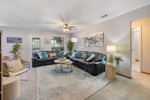 Téléviseur, foyer, lecteur de DVD