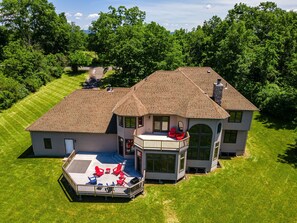 Exterior - Lavish and spacious mountain view home (New Paltz)