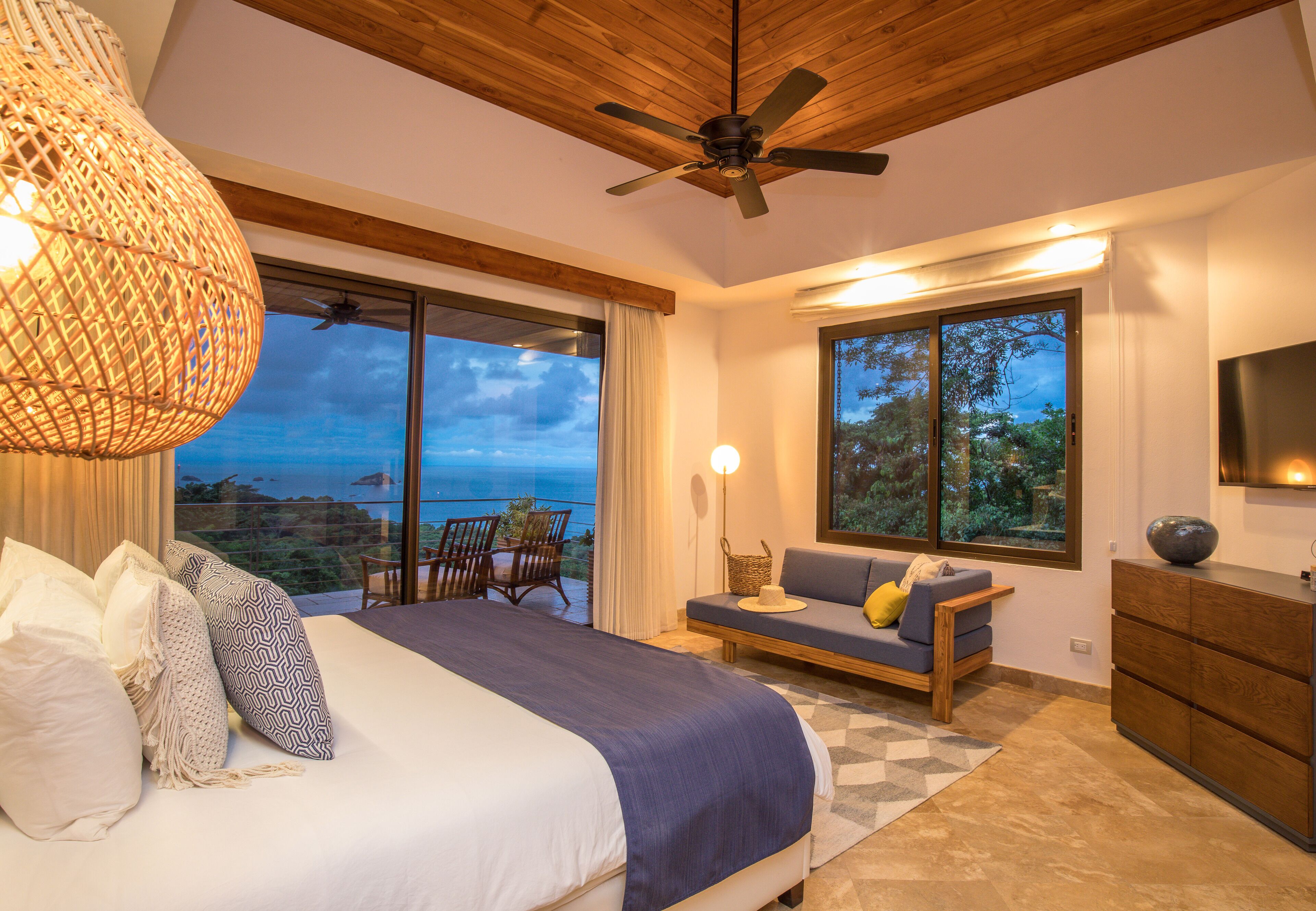 Nhà Cao cấp | 7 phòng ngủ, bộ đồ giường kháng dị ứng, trang trí khác biệt 