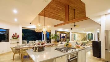 Villa Aruna Luxury Ocean View 7 Bedroom Villa | Private kitchen