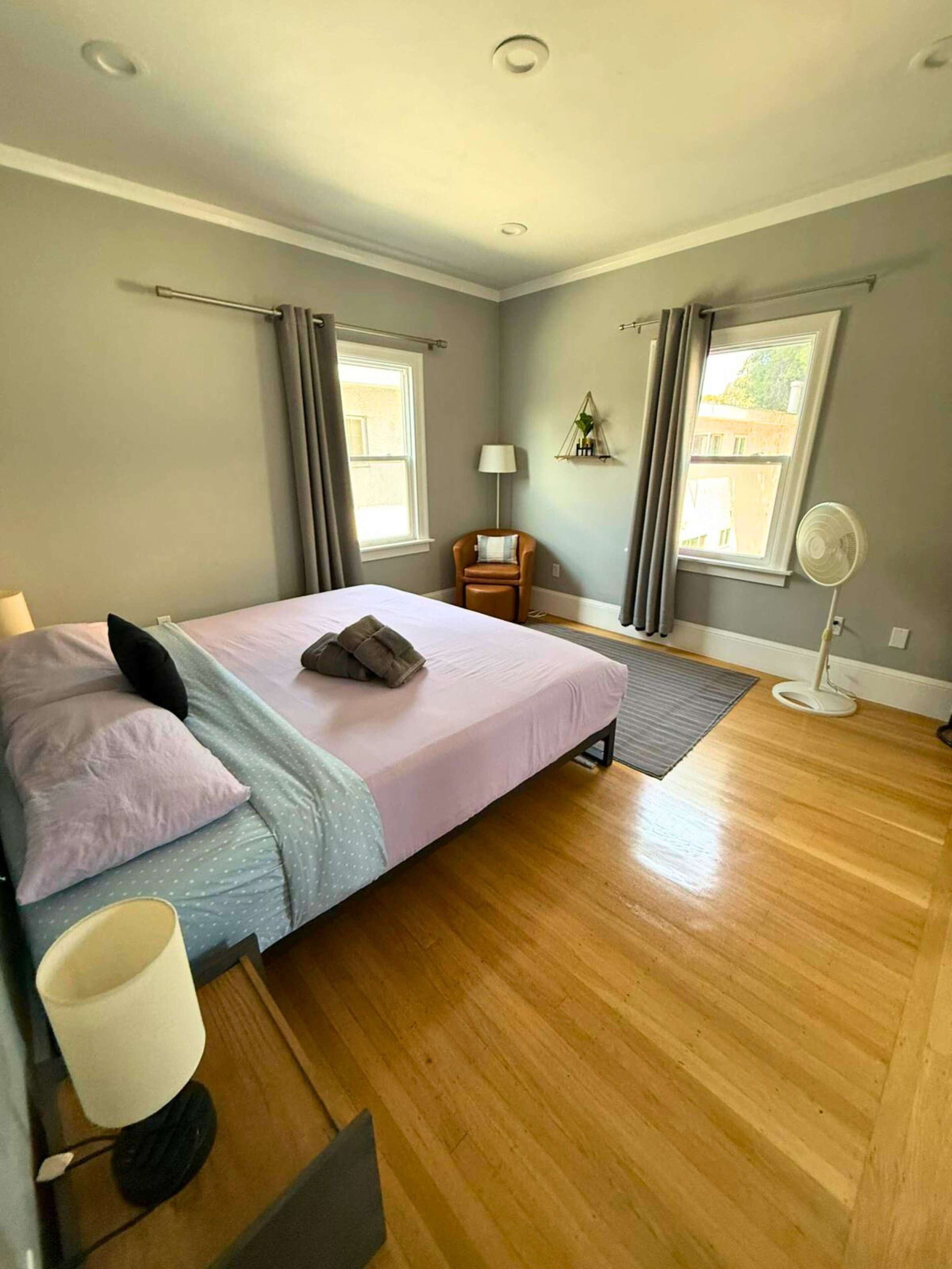 2 bedrooms, iron/ironing board, travel cot, WiFi