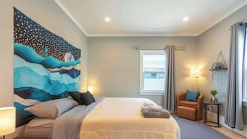 2 bedrooms, iron/ironing board, travel cot, WiFi