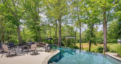 Pool, Hot Tub & Outdoor Theater: Franklin Retreat