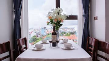 Luxury Apartment | In-room dining