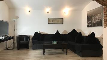 Fernseher, Stereoanlage