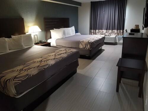 Regency Inn & Suites Houston East I 10