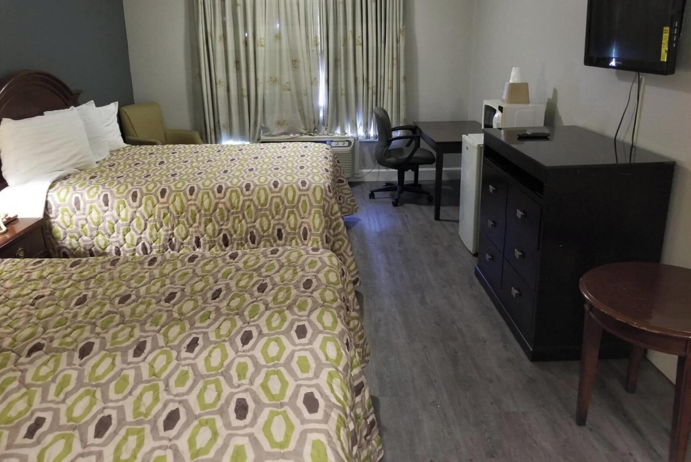 Desk, free WiFi, bed sheets