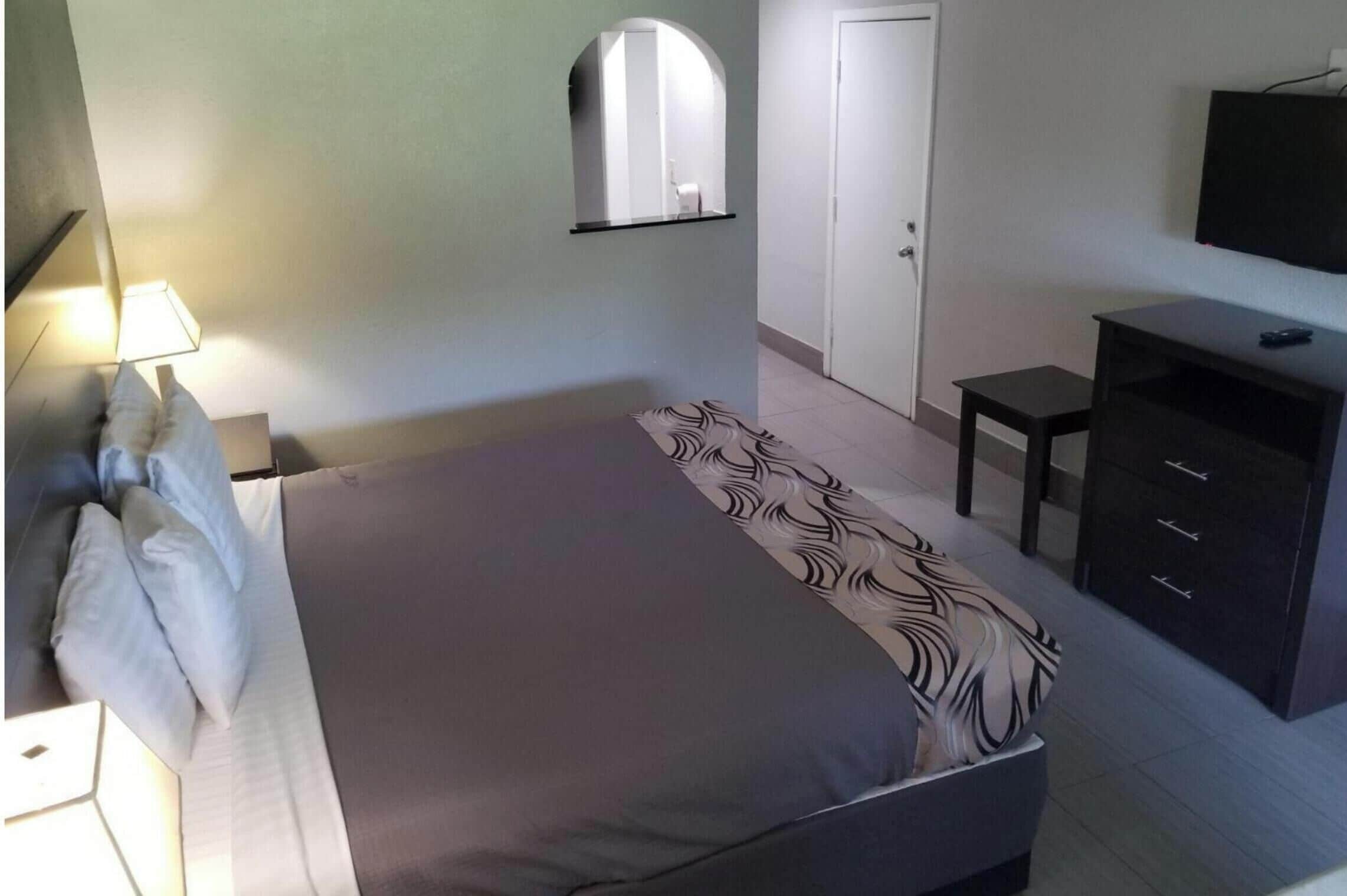 Desk, free WiFi, bed sheets