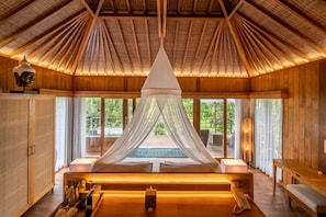 Premium bedding, pillowtop beds, minibar, in-room safe - Kappa Senses Ubud (Ubud)
