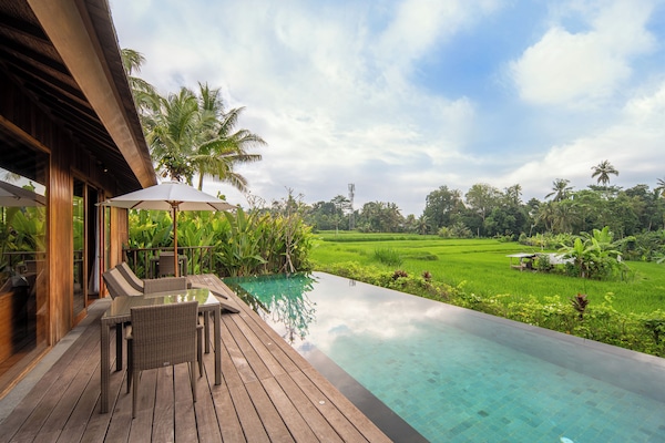 2 Bedroom Pool Villa with Rice Field View | Seprai premium, bantalan ekstra lembut, minibar, dan brankas