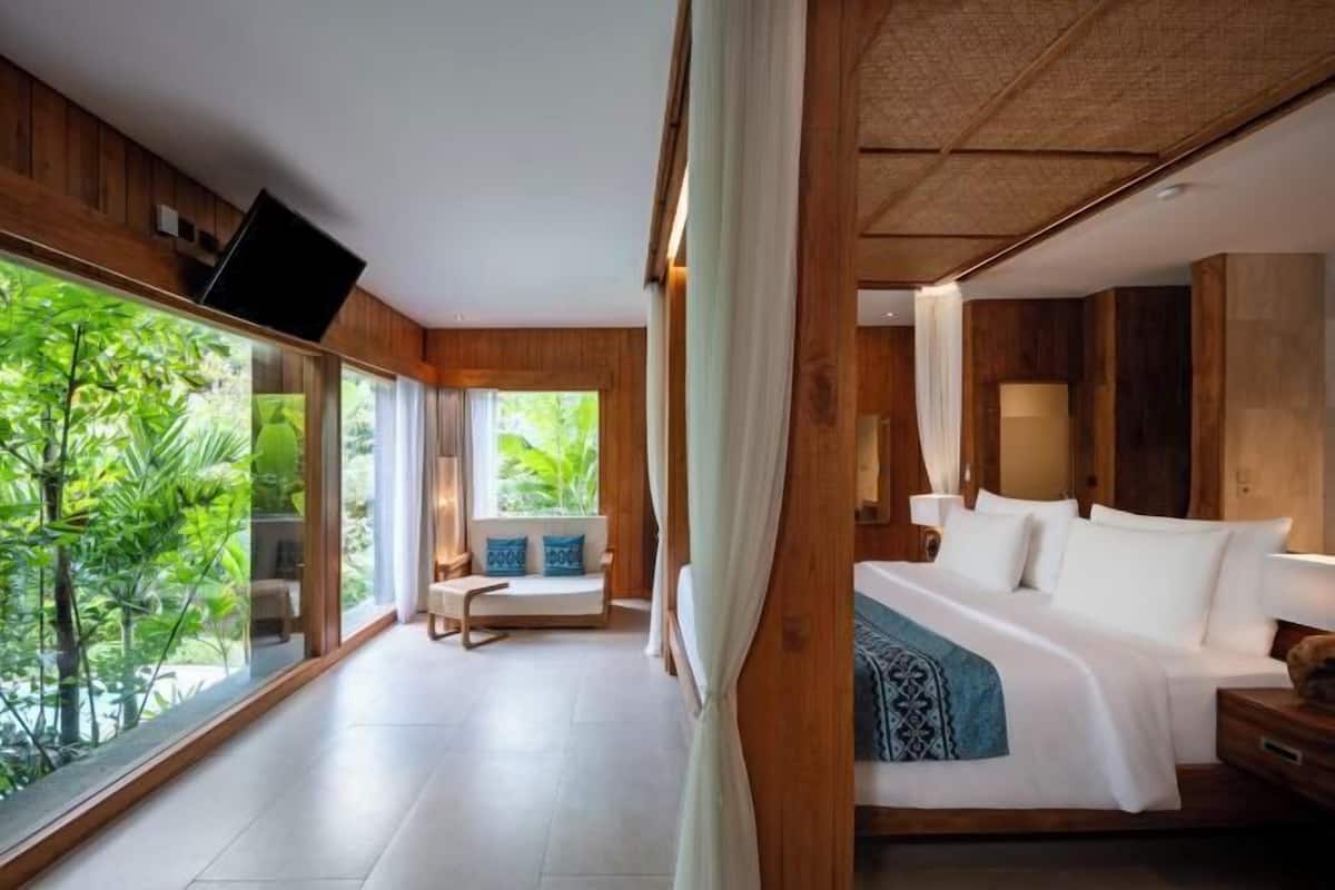 2 bedrooms, Egyptian cotton sheets, premium bedding, pillowtop beds