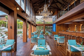 3 restaurants, breakfast, lunch served; local and international cuisine