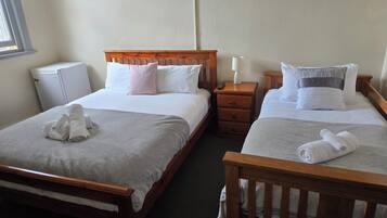 Triple Room | Hypo-allergenic bedding available, iron/ironing board (on request)