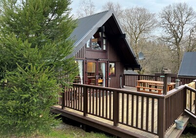 Iona Lodge, loch views, peaceful location, pet friendly
