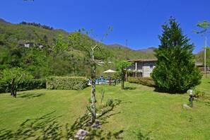 Property grounds - Casa Le Meriche, Castiglione di Garfagnana, Italy (Castiglione di Garfagnana)