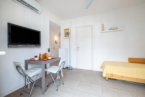 Free internet, bed sheets - Studio Mogador - Close to the beach, Nice, France (Nice)