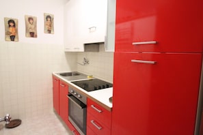 Réfrigérateur, cafetière/bouilloire