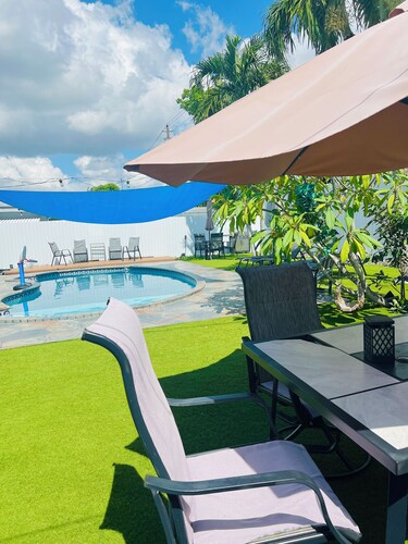 FloridaTropical vacation home near the beach, swimming pool with heating system