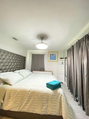 3 bedrooms, in-room safe, desk, iron/ironing board