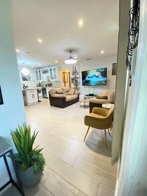 Smart TV, books, stereo, printers