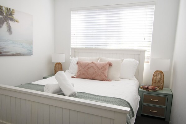 3 bedrooms, desk, iron/ironing board, travel cot