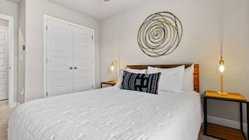 3 bedrooms, desk, iron/ironing board, travel cot