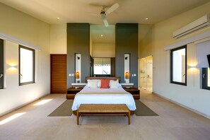 7 bedrooms, in-room safe, iron/ironing board, free WiFi