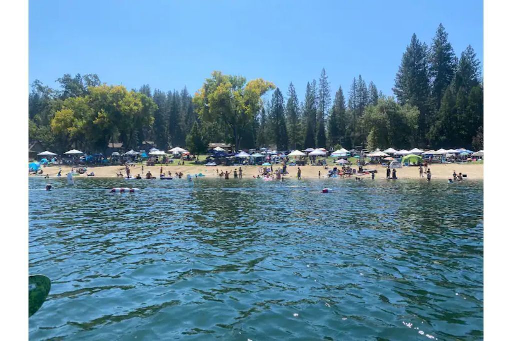 Beach nearby, sun-loungers