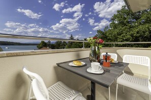 Outdoor dining - Apartments Sucic 2 (49854-A1) - Soline - island Krk (Soline - island Krk)