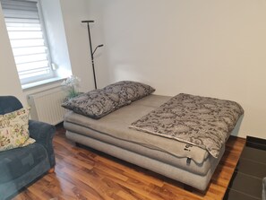 2 bedrooms, travel cot, free WiFi