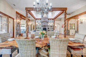 Dining - Experience luxury at Sedona Cathedral Shangri-La, a spacious 5-bedroom retreat in the Chapel Area. (Sedona)