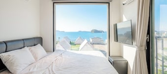 Goseong Bluebeach Pension&glamping