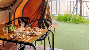 Basic Room, 1 Bedroom (HawaiiGlamping3) | 1 bedroom, WiFi (free)