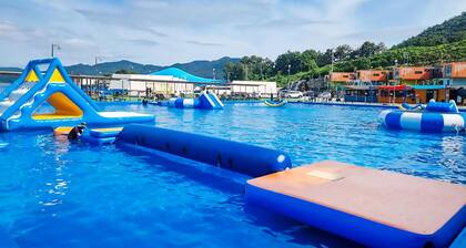 Goseong Bluebeach Pension&glamping
